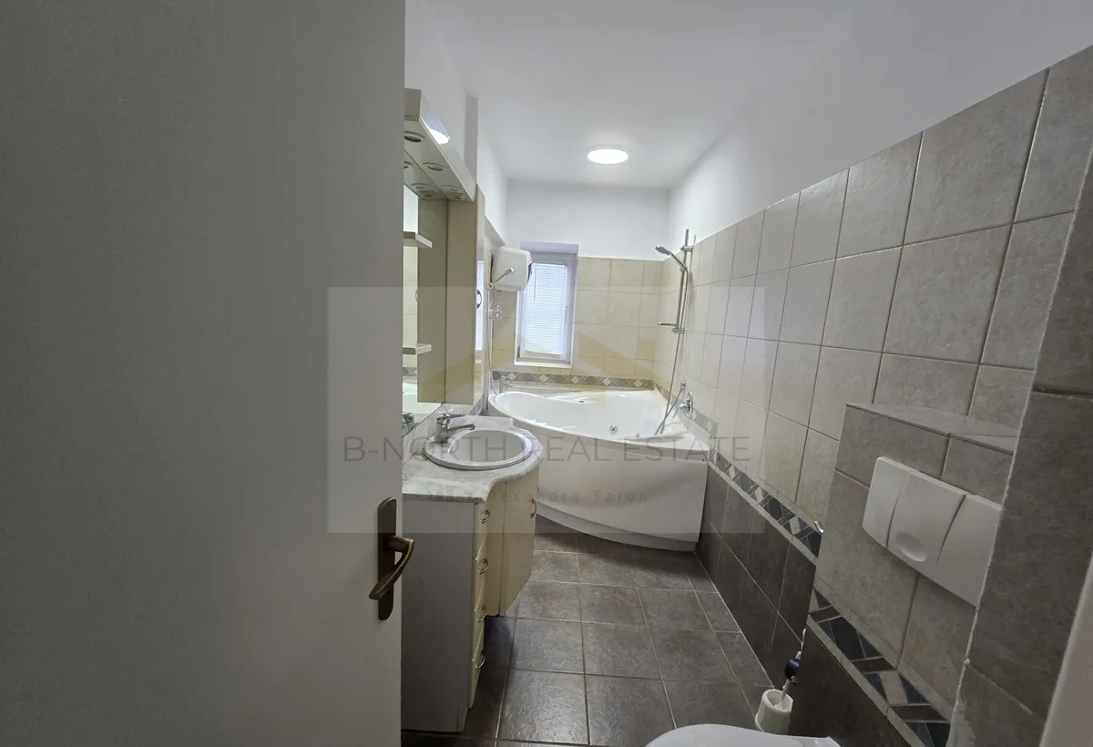 Bvd Unirii zona centrala apartament cu 4 camere de tip Duplex