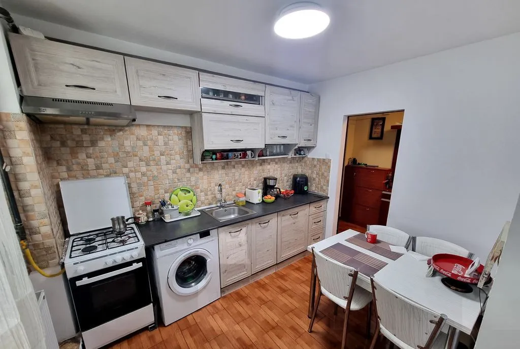Ferdinand consulatul Turc apartament 3 camere 80 mp reno