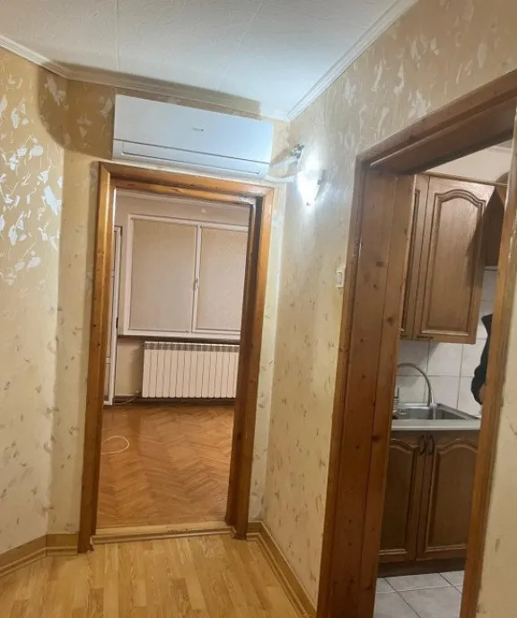 Apartament 3 camere 2 bai decomandat 80 mp zona Brazda