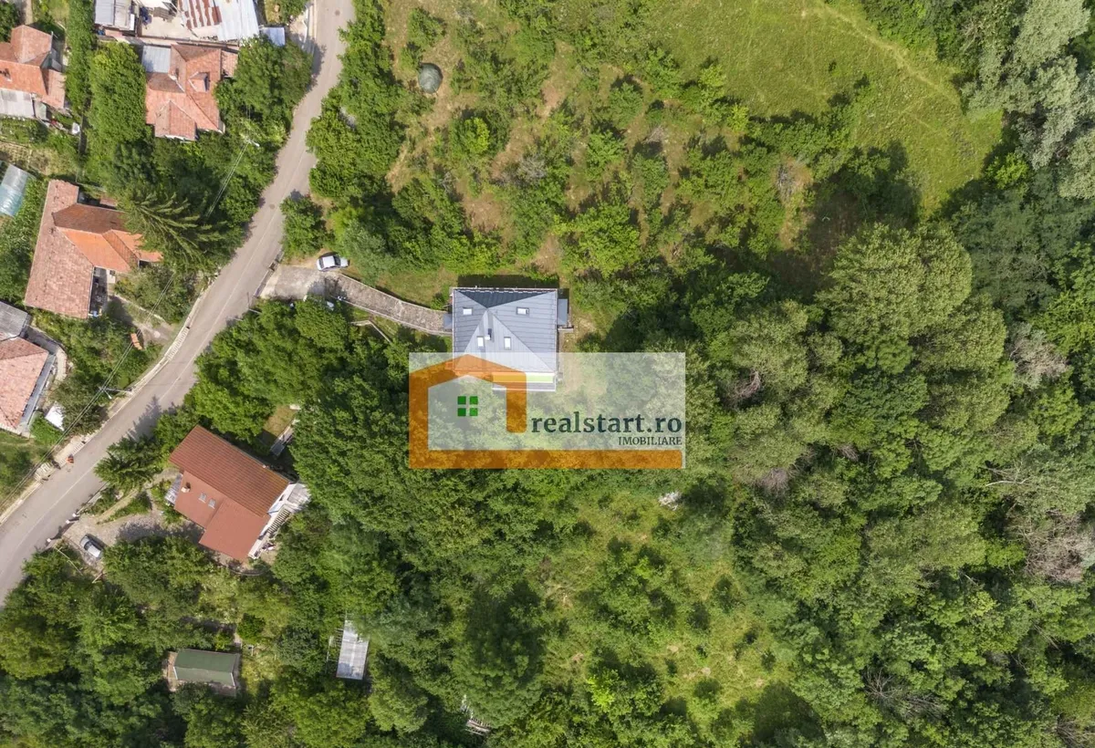 Cornu vedere catre Breaza si padure vila D P M 3300mp teren 4 loc parcare