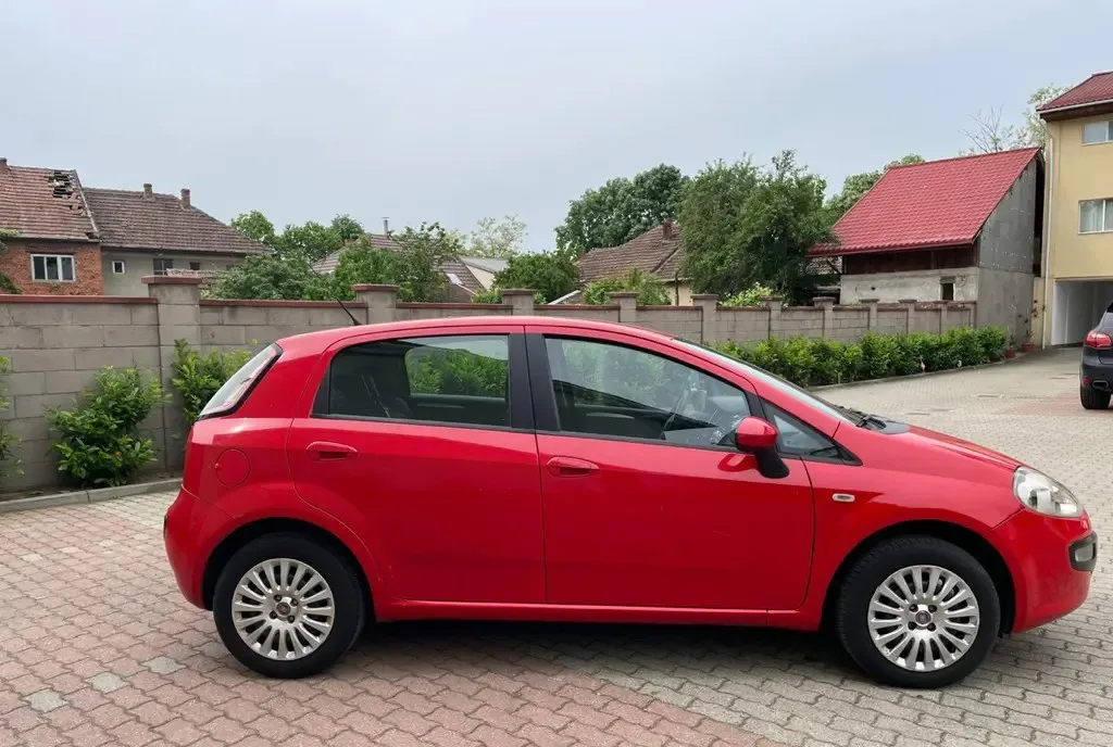 Autoturism Fiat Grande Punto Evo 3 000 eur