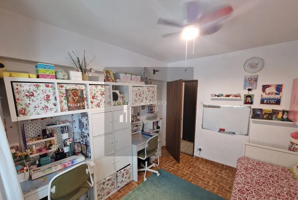 Apartament 4 camere Huedin/Piata Resita/2 locuri parcare/