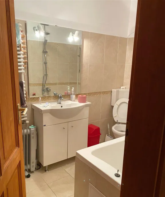 investitie Casa la curte comuna in centrul Clu