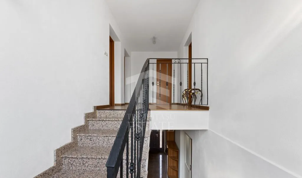 Casa 5 Camere 205 Mp Utili P M Zona Gradiste co