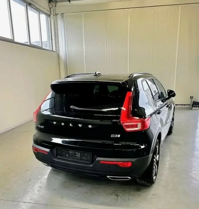 VOLVO XC40 la pret mic 10 000 eur