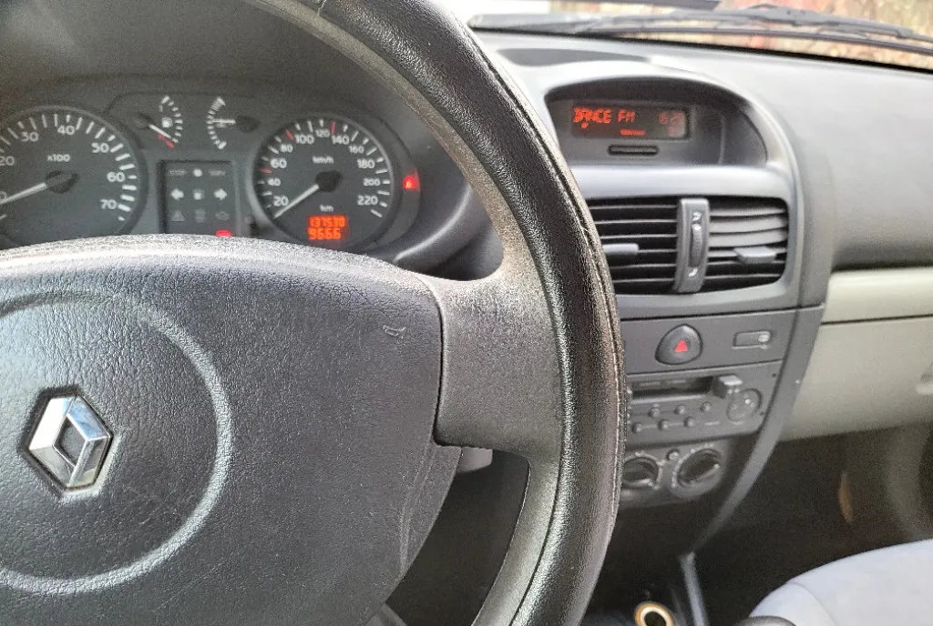 Renault Clio 1 4 16v 8 000 lei