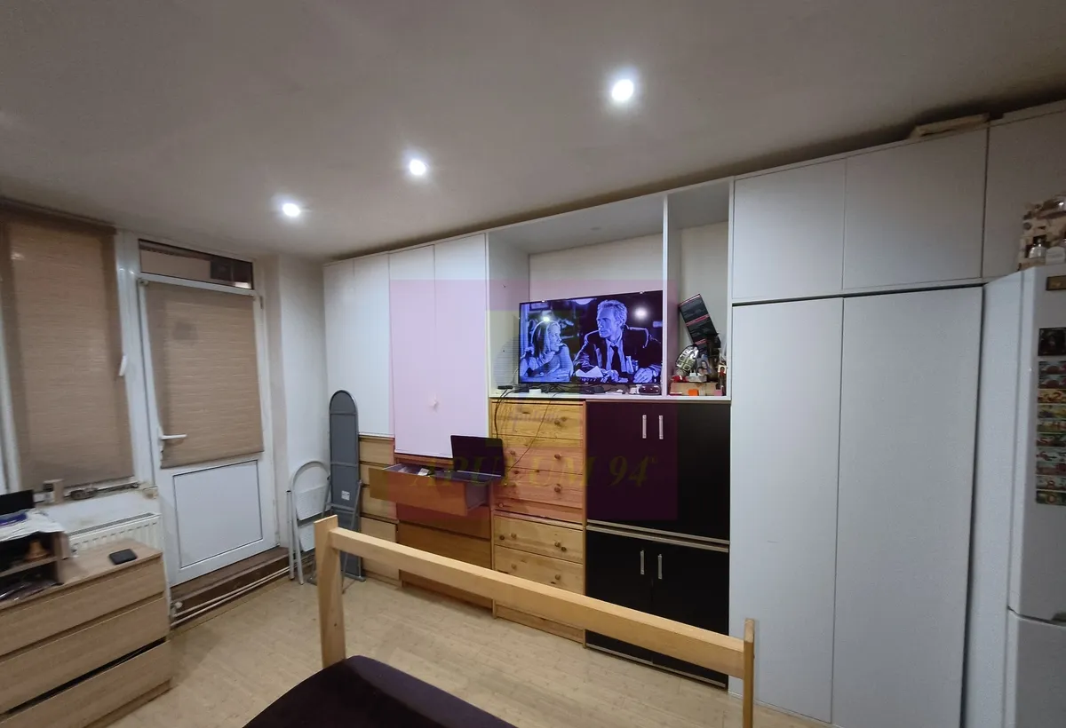 Studio cu curte proprie 25 mp parc ior baba novac agentie