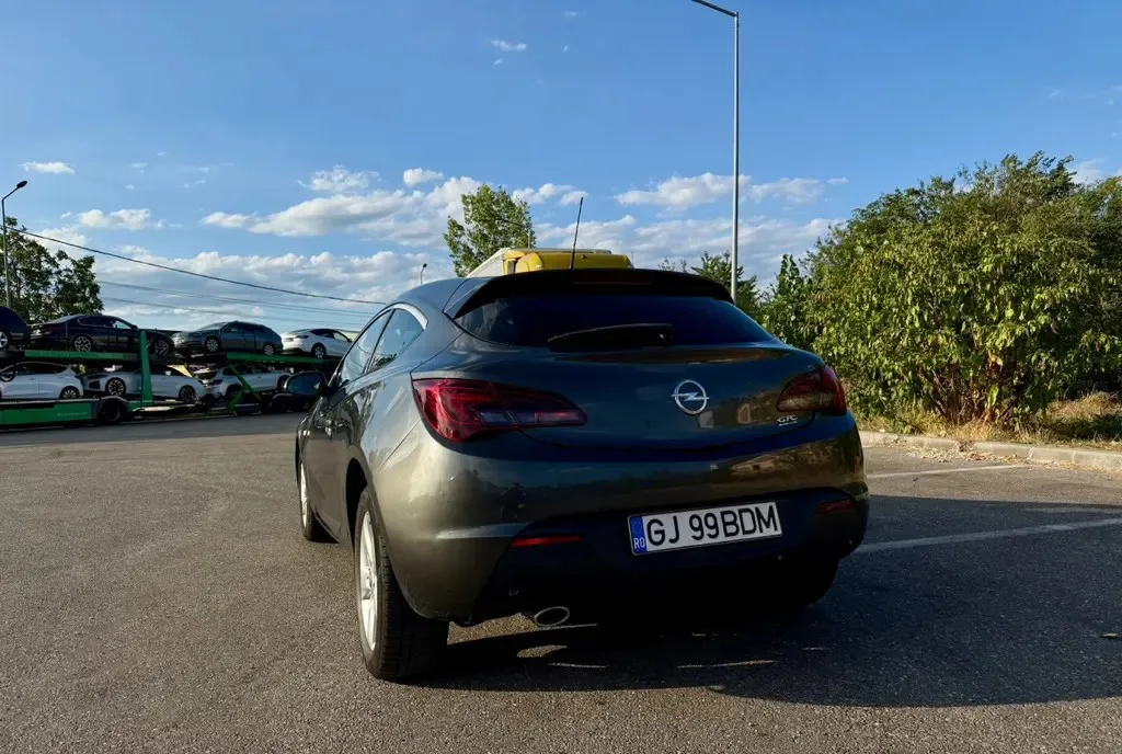 Opel Astra GTC motor 1 6 turbo si 180 cp 6 800 eur