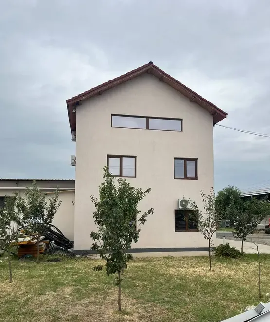 Cladire pentru inchiriere pe 3 nivele