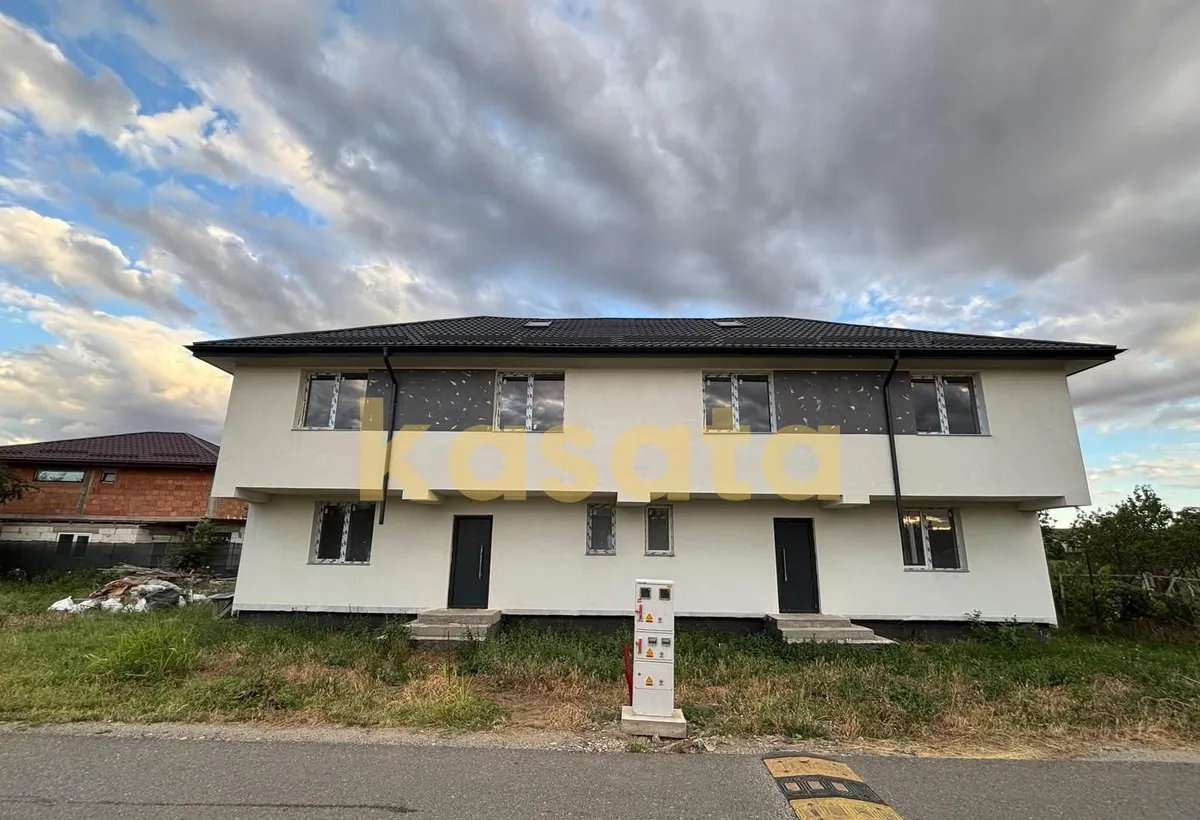 Duplex Unitate La Gri 4 Camere Mansarda Terasa