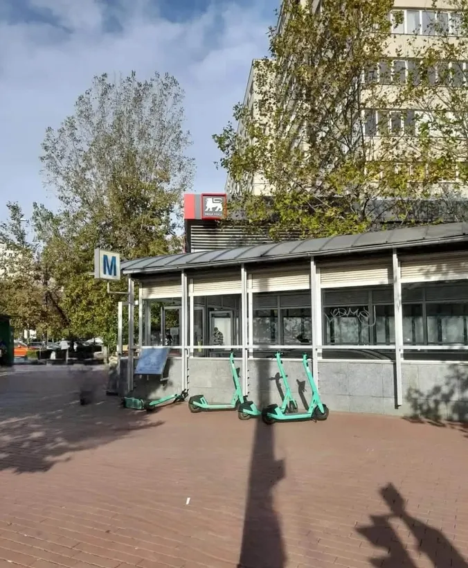 1 Decembrie Metrou apartament 3 camere decomandat 69 mp renovat total