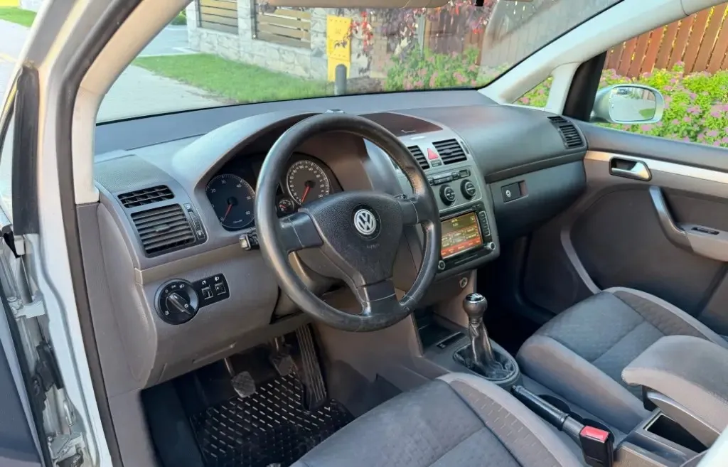 Vw Touran 2009 Facelift 4 300 eur