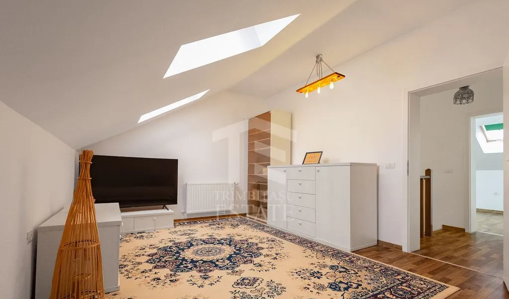 Casa la pret de duplex langa padure Comisio