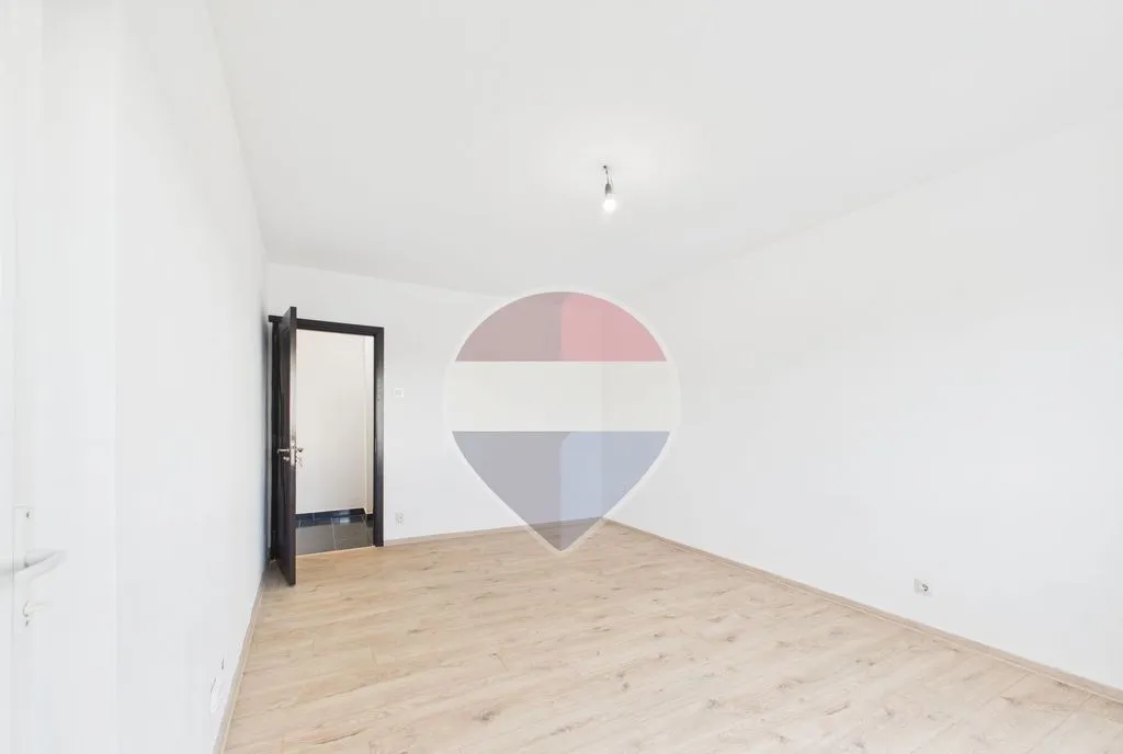 Garsoniera spatioasa si renovata in Rahova