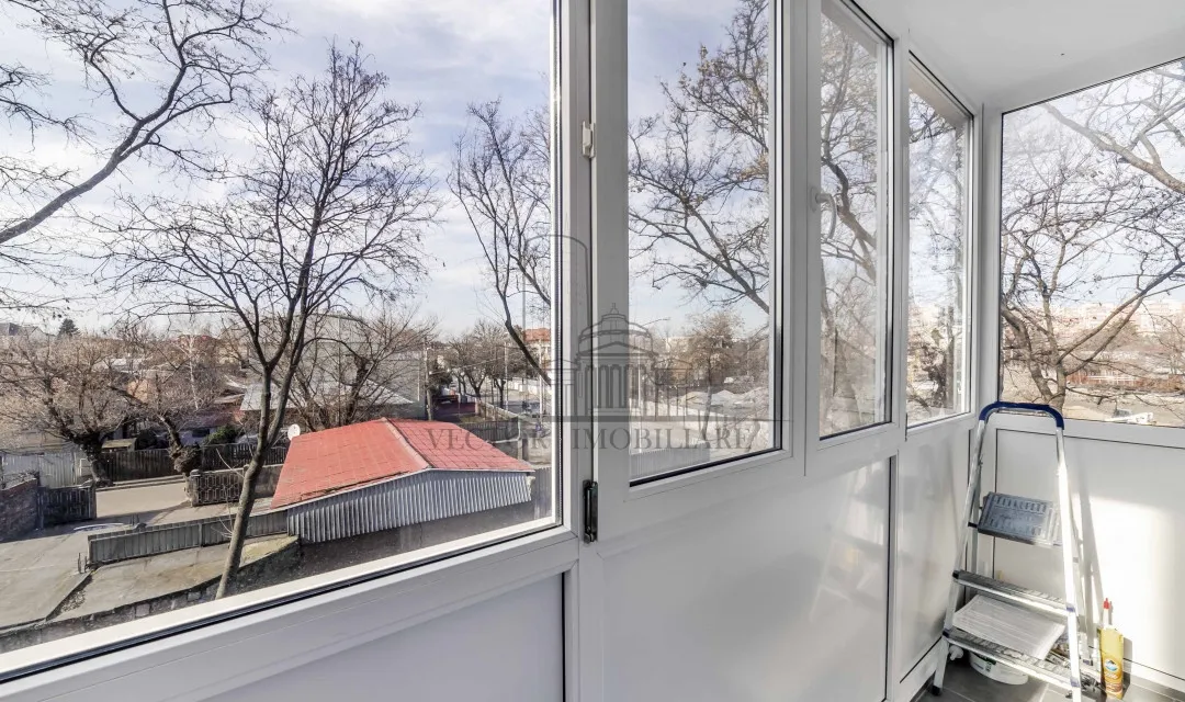 Toporasi 1 bloc reabilitat et 2/8 Modern Mobilat si utilat