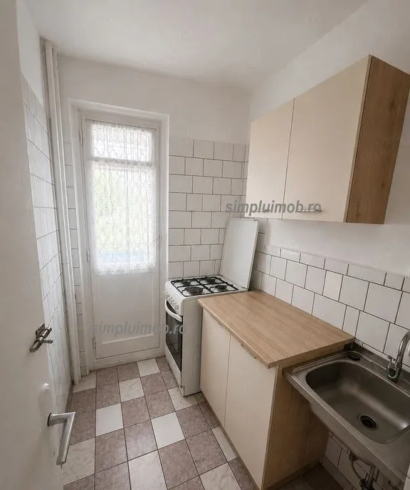 2 camere etaj 3 Straja reabilitat Sector 4