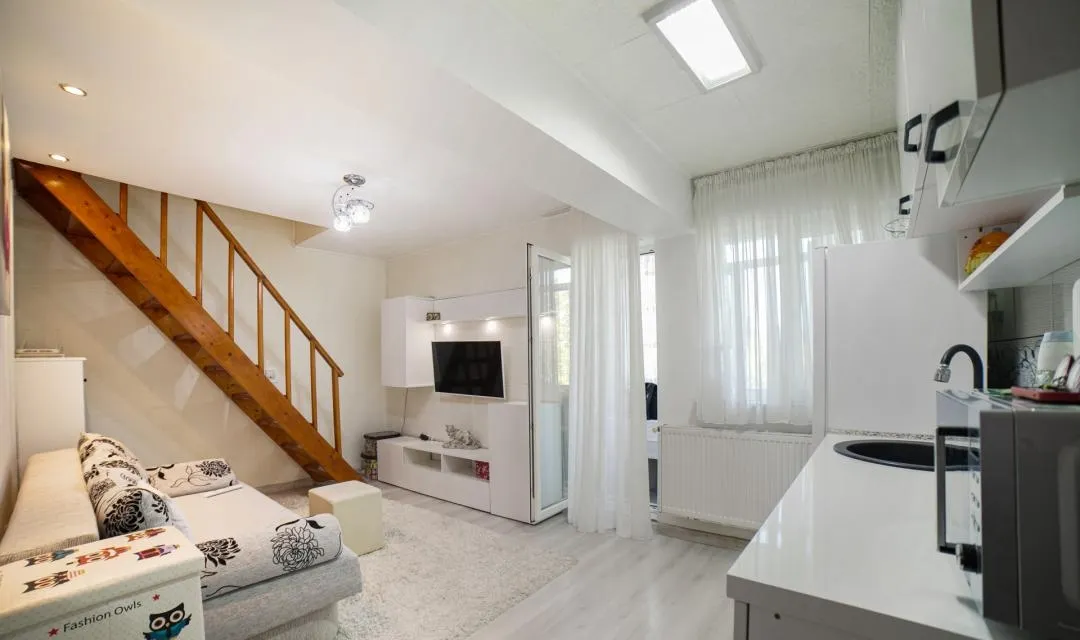 duplex 3 camere 2 dormitoare piata resita etajele 5 si 6 44 77 mp