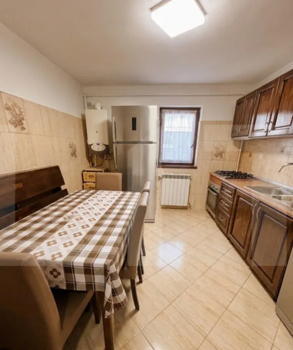 Apartament cu 3 camere decomandat zona Parcul Mihai Eminesc