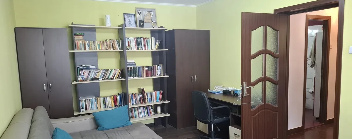 Teiul Doamnei Lacul Tei 1985 etj 6/8 2 camere
