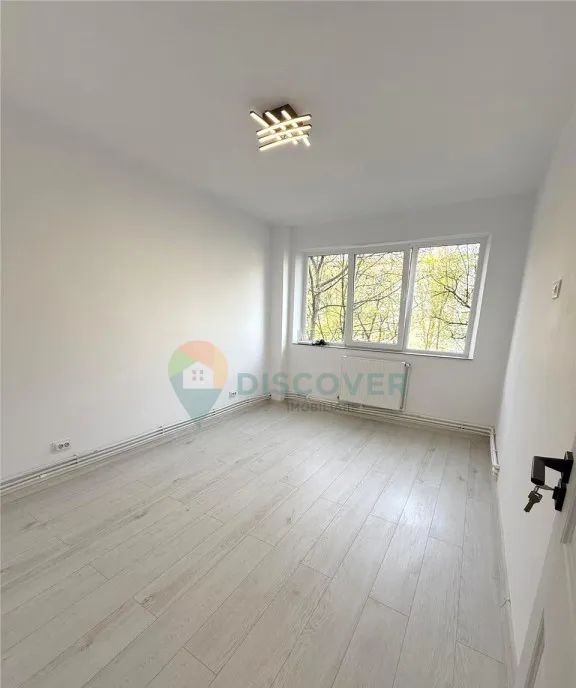 Tatarsi 2 camere decomandate etaj 2 renovat 99900euro