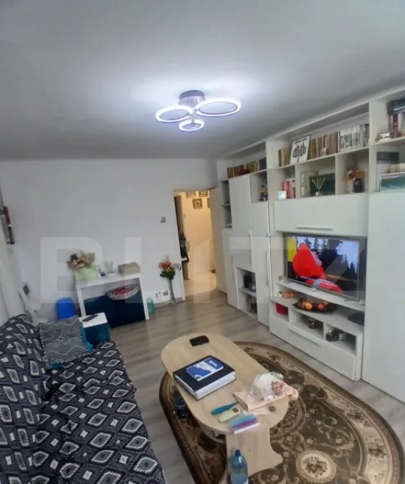 Aprtament 3 camere zona Pod Ros