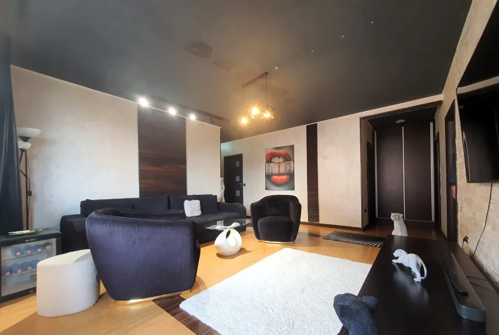 Apartament 3 Camere 100 mp 2 Bai Parcare inclusa -