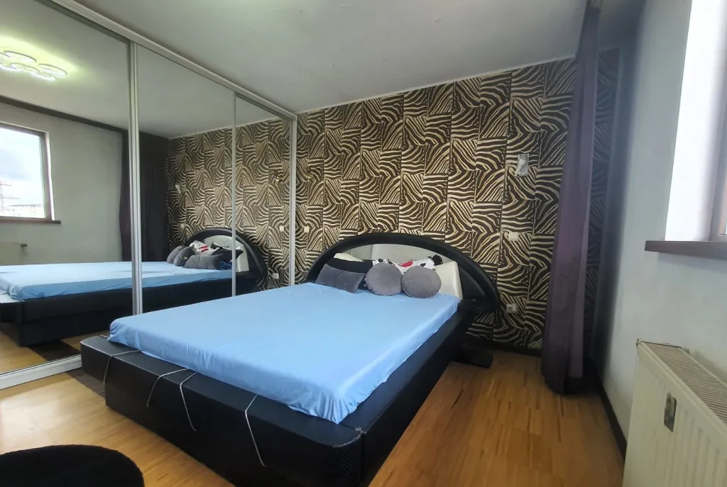 Apartament 3 Camere 100 mp 2 Bai Parcare inclusa -