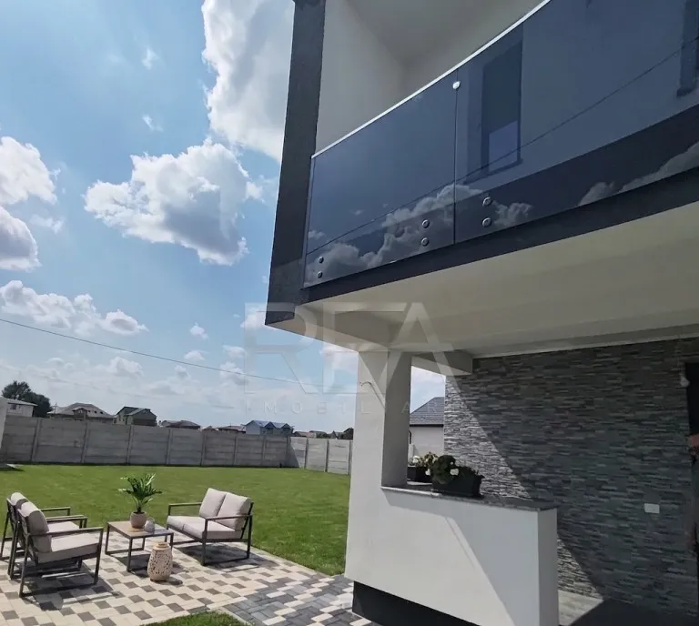 Duplex superb 120mp construiti 195mp teren strada asfalta