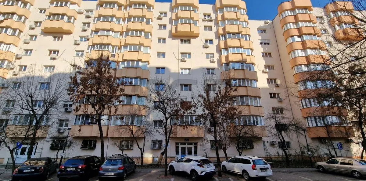 Nerva Traian Unirii bloc monolit