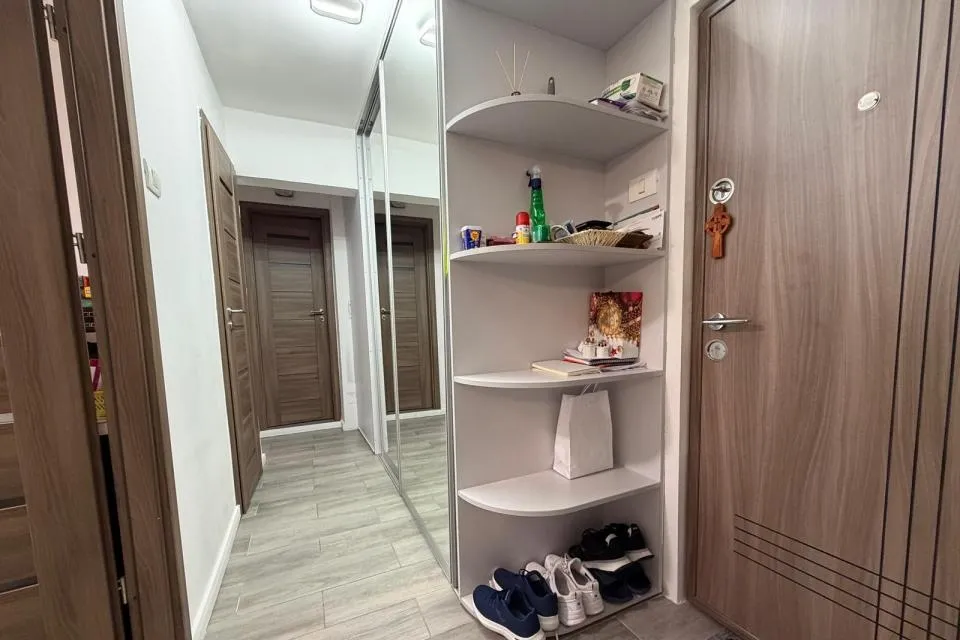 Apartament 2 Camere Renovat rahova Loc de parcare