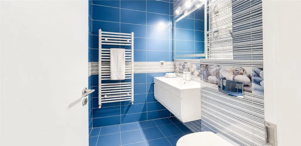 Spatiu vitrinat Showroom panouri publicitare pergola