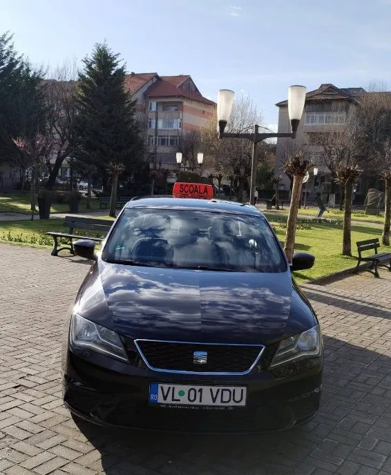Seat Toledo 1 2TSi an 2013 AC carte service stare perfecta 3 200 eur