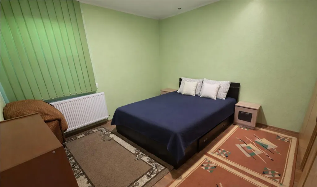 Casa 3 camere garsoniera separata curte gradina anexe C