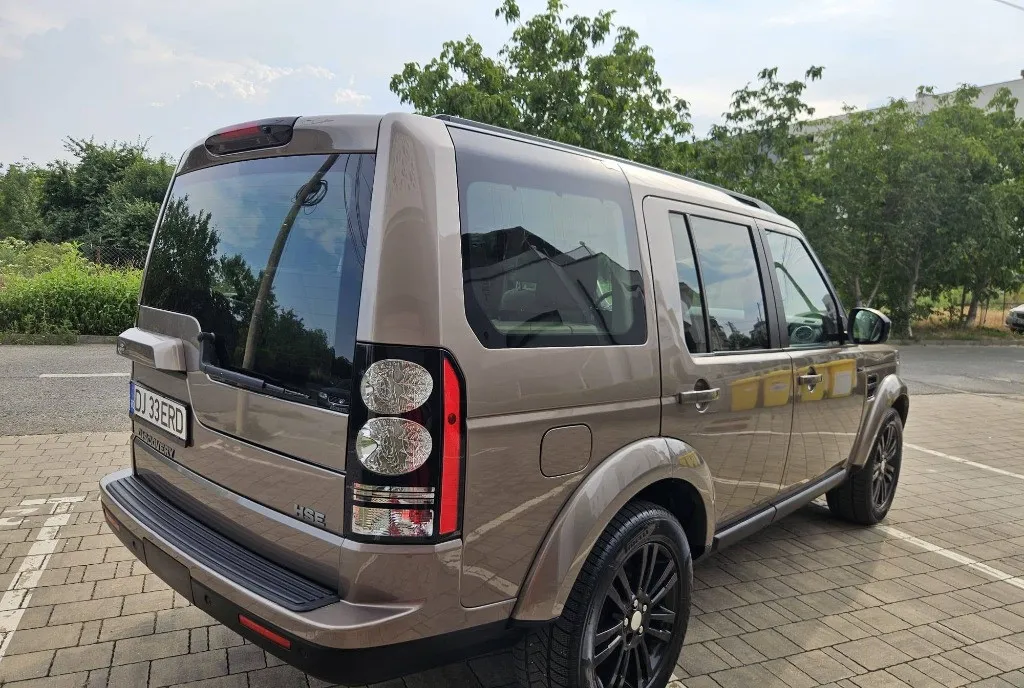 Land rover discovery 7 locuri an 2015 motor 3 0 tdi 245 cp 11 990 eur