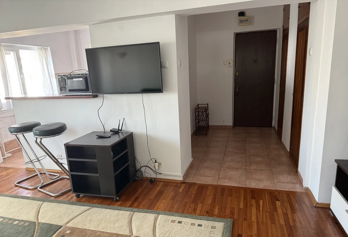 Aviatiei etaj 3/4 5 min metrou 2 camere boiler