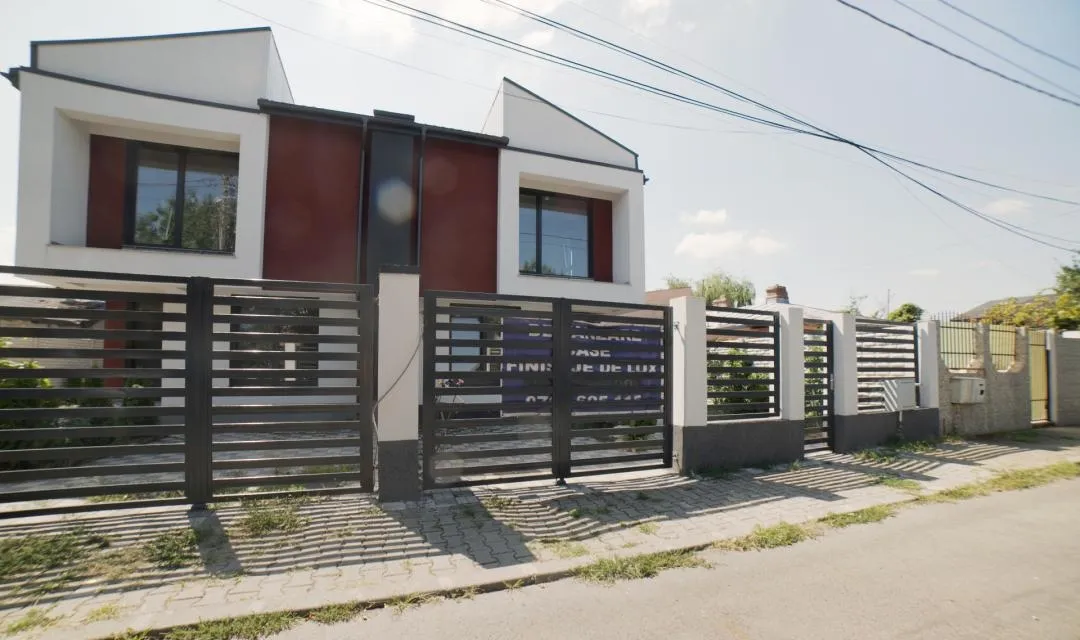 Casa noua la curte liniste cu Bucurestiul la indemana in Chitila