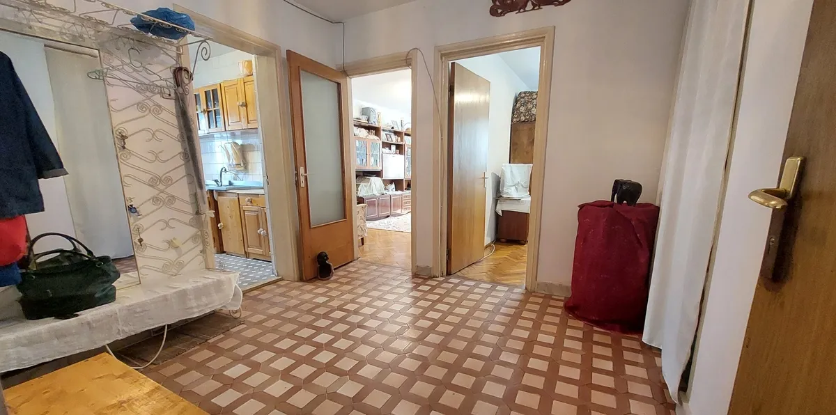 Bd Chisinau 5/8 apartament 4 camere S 87mp bloc 1984