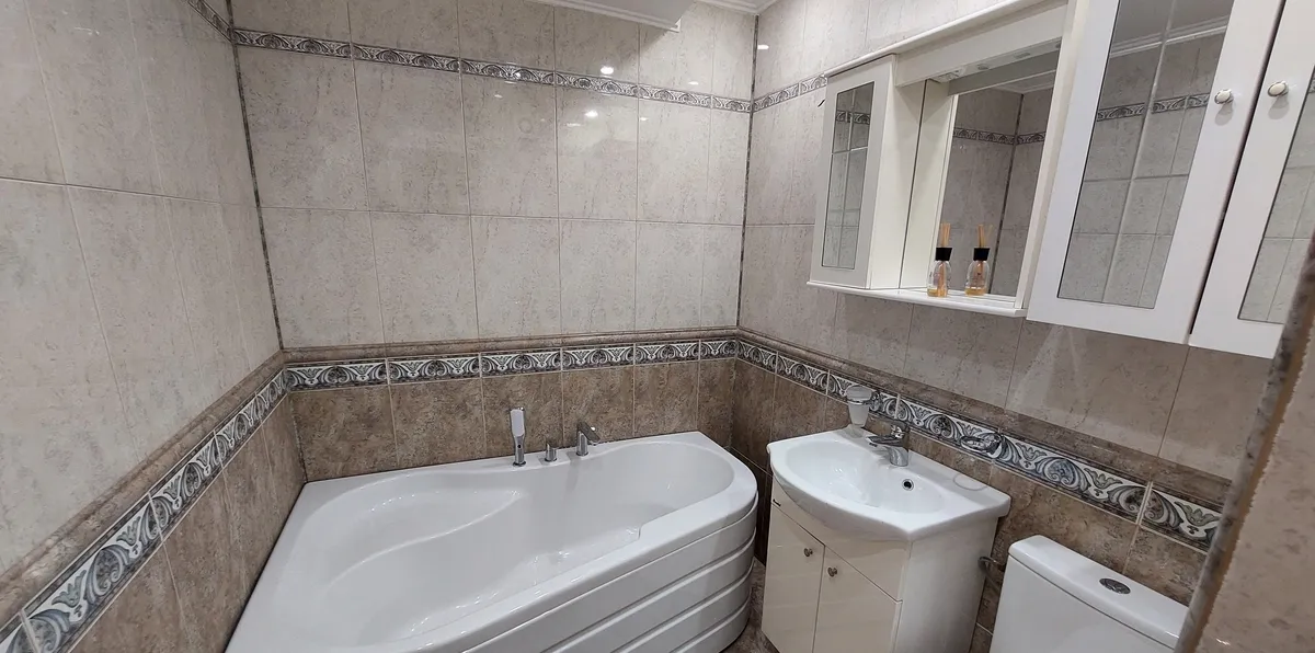 Unirii Apartament decomandat centrala Bd Mircea Voda metrou Timpururi Noi