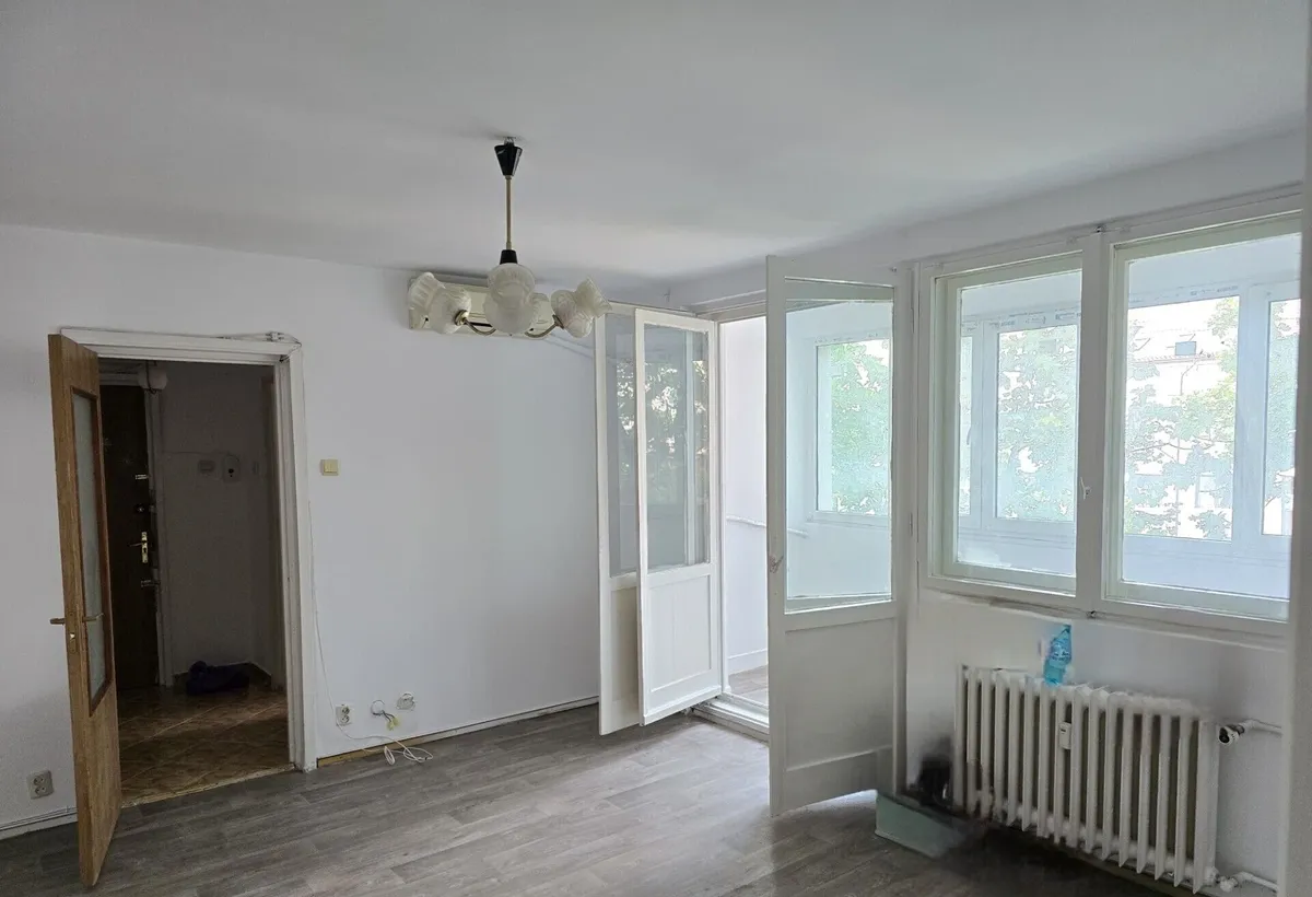 Militari metrou Gorjului apartament 3 camere etaj 3/9 bloc reabilitat