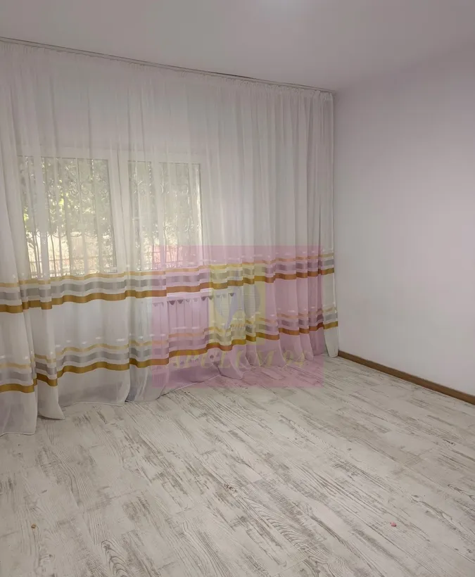 Vanzare apartament 4 camere Vitanul Nou