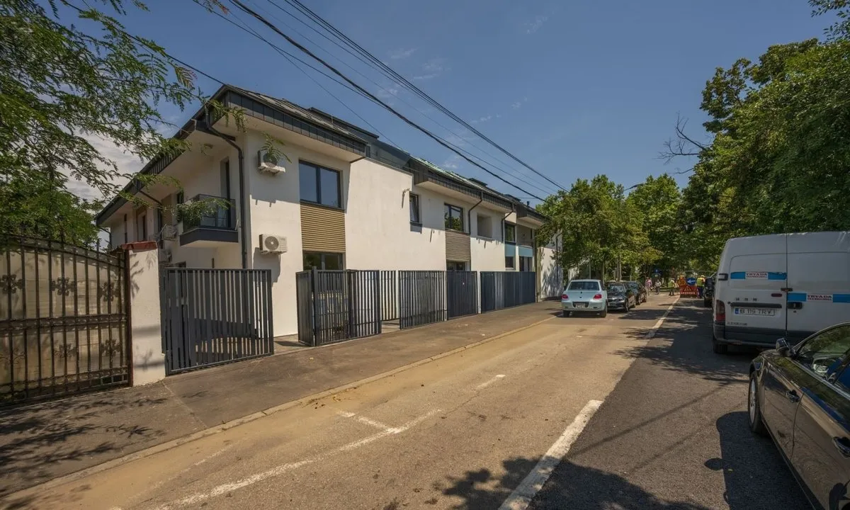 Vila noua spatioasa terasa superba loc de parcare cea mai frumoasa strada