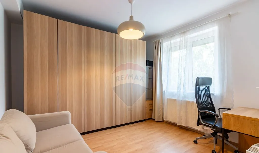 Vanzare Vila Familiala Azur Pipera 4 cam 120mpu curte m