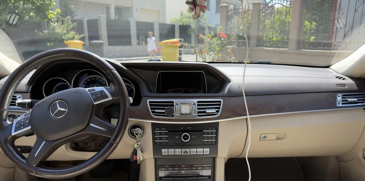 Mercedes Benz E 220