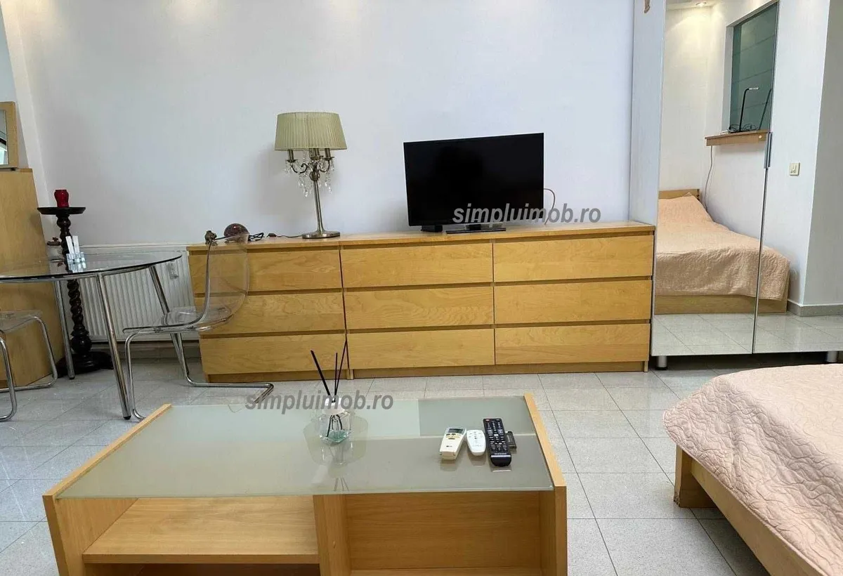 Titan Parcul ior Garsoniera complet renovata 5 min Metrou