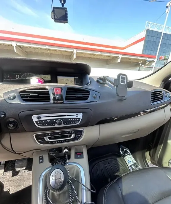 Renault megane scenic 5 350 eur