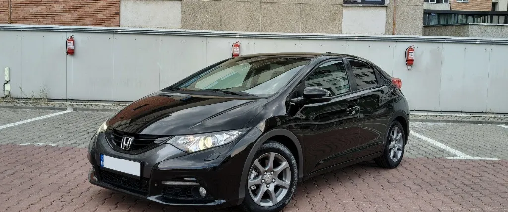Honda Civic IX - 1 6 i-DTEC / 6 1 trepte / Bose / Euro 5 / Xenon 4 950 eur