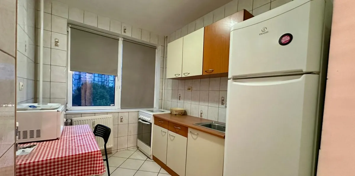 Dristor de inchiriat 2 camere 70 mp 2 minute de Metrou Dristor