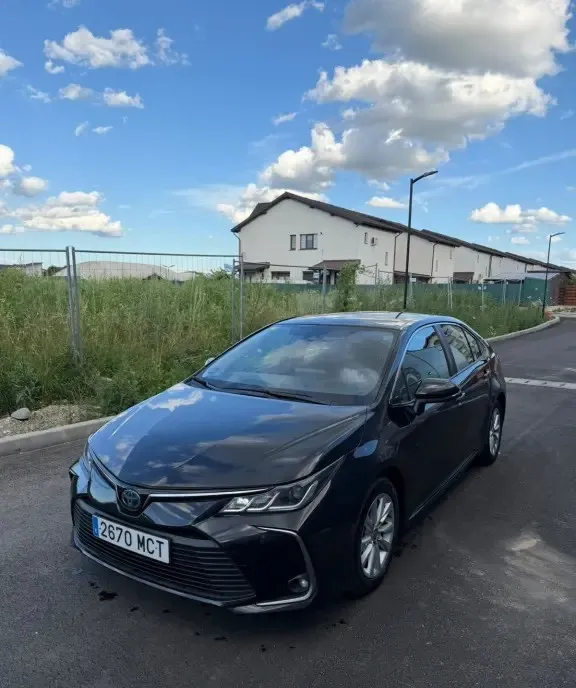 Toyota Corolla hibrid 2022 13 500 eur