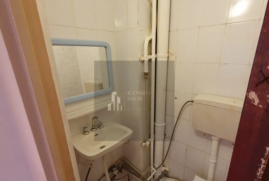 Apartament 4 camere decomandat 88mp Costin Georgian