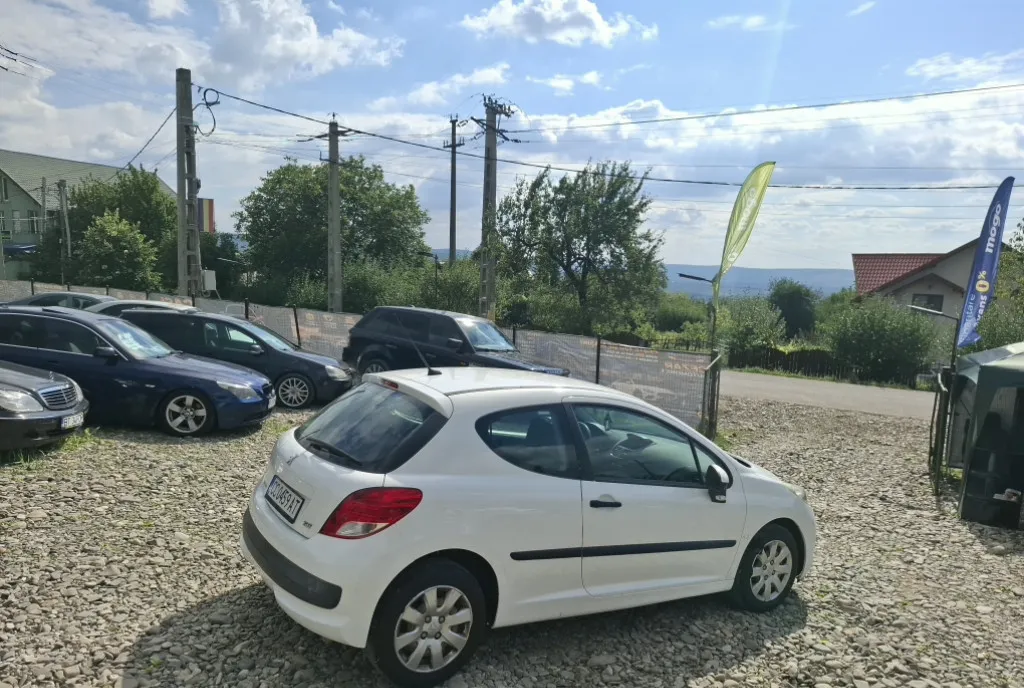 Peugeot 207 an 2011 1 6 motorina 2 499 eur